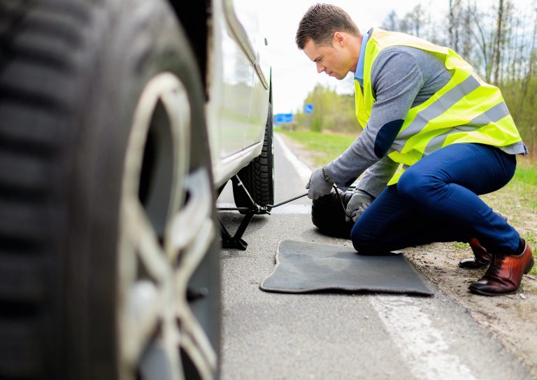 Get Great Roadside Assistance from a Qualified Diesel Mechanic